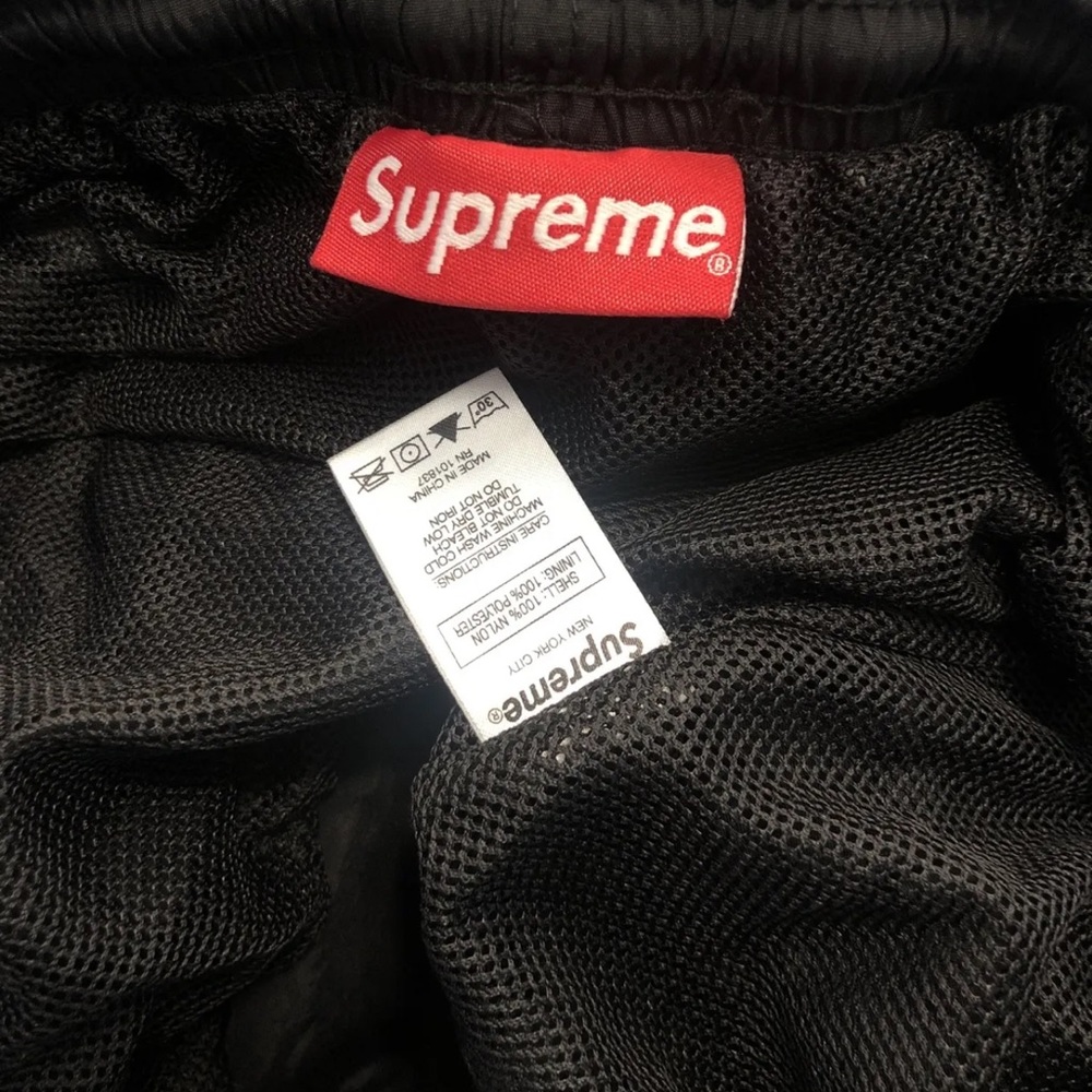 Supreme - Picture 5 of 6